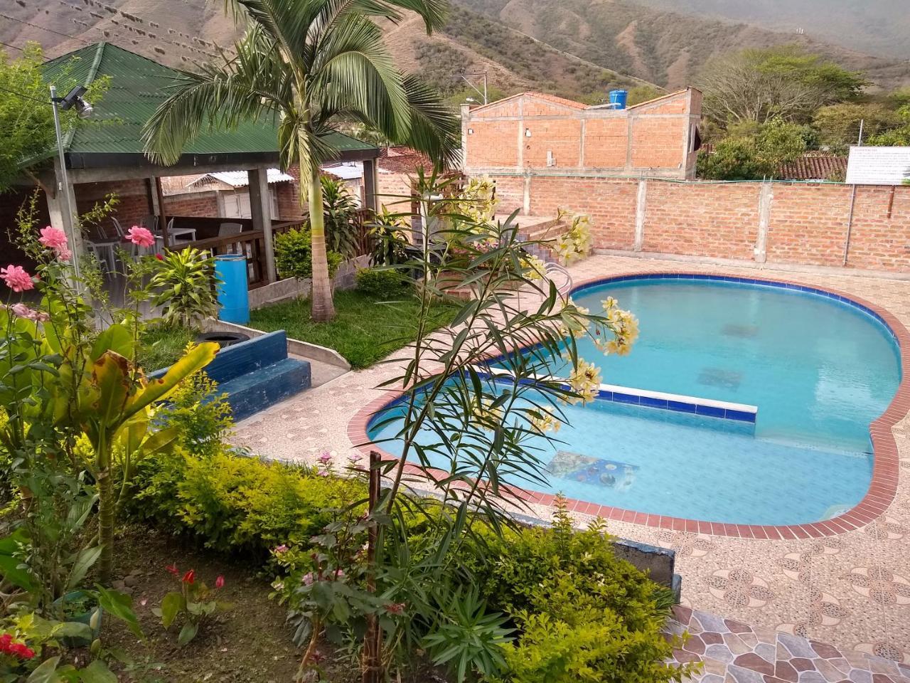 Hotel Maxim La Union  Buitenkant foto